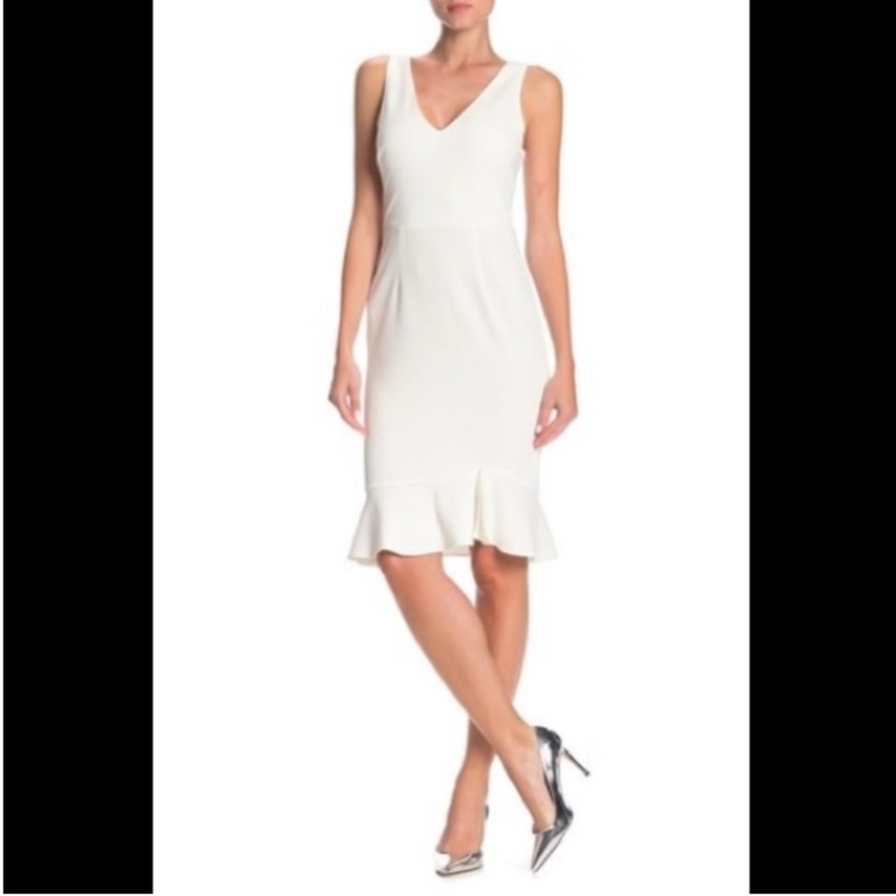NWT BETSEY JOHNSON WHITE V-NECK RUFFLED HEM SLEEVELESS DRESS SIZE 10